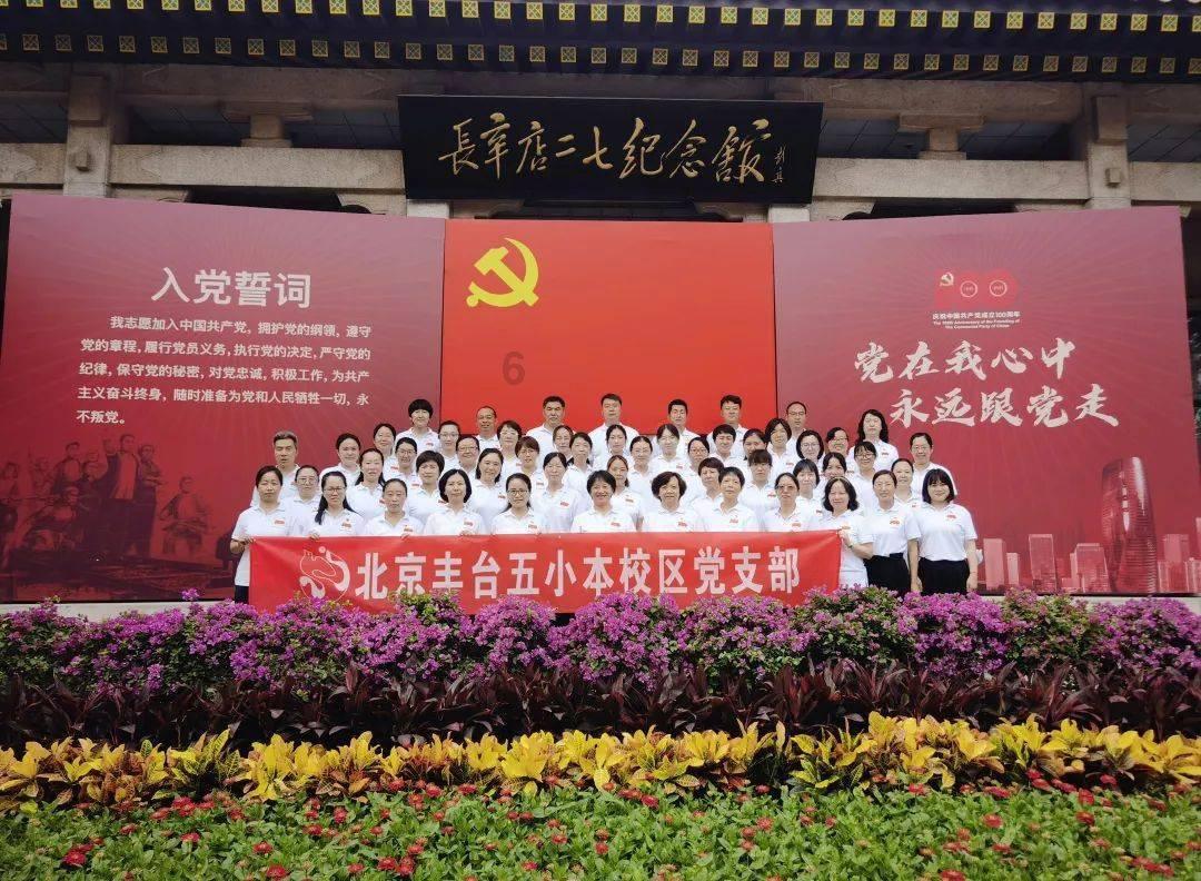 从小被父母抛弃的孩子会死吗游戏画面
