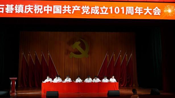 我已交十五年社保，还差五年医疗，要补多少钱？我是无锡居民，医保只有交了7年，补满15年的补多少钱游戏画面